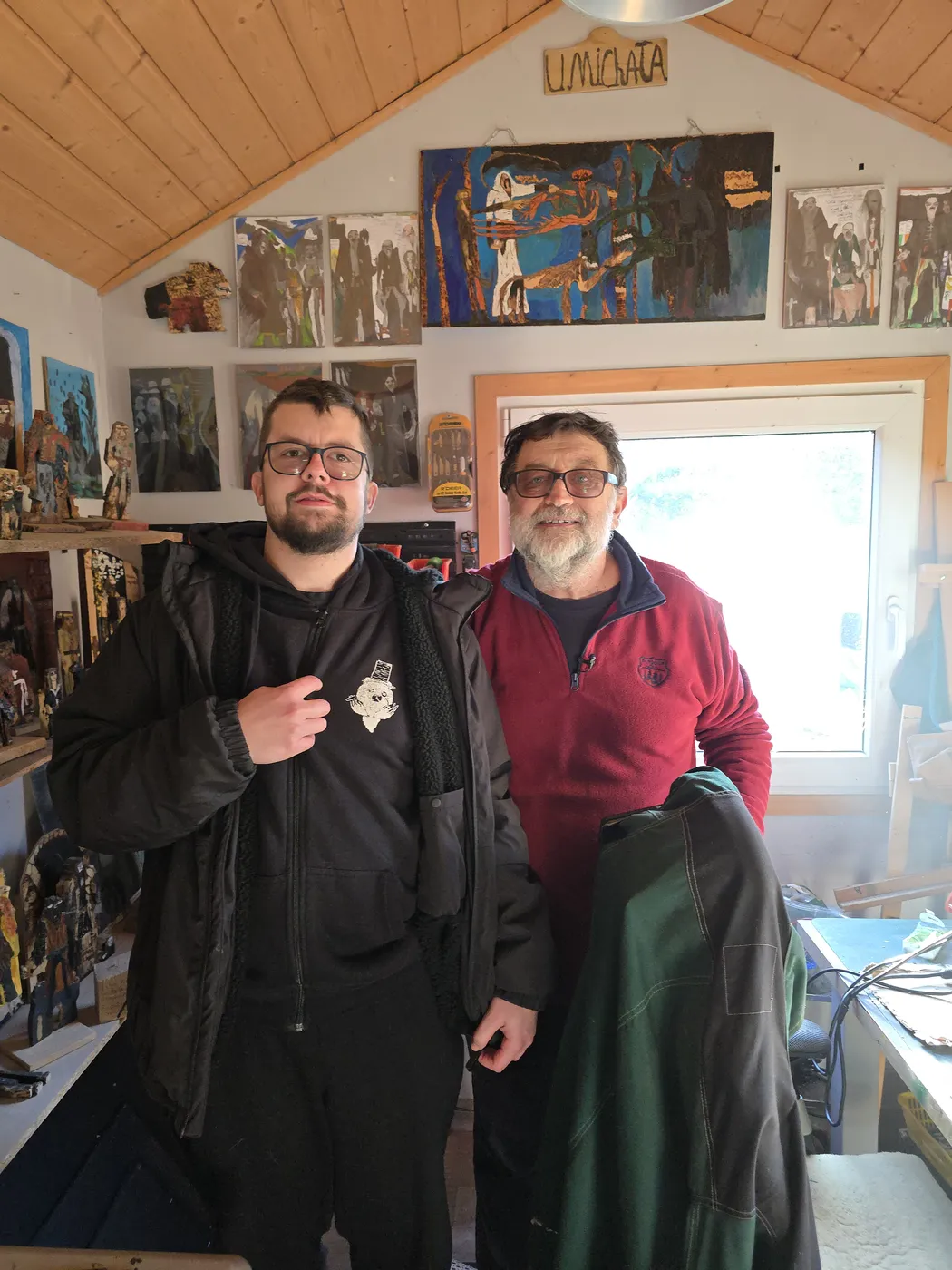 Michał Walczyk i Pavel Konečný stoją w pracowni